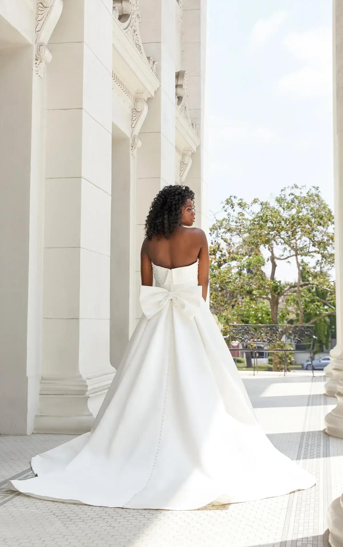 Elegance Personified: Key Features of Debutante Bridal Dresses Image